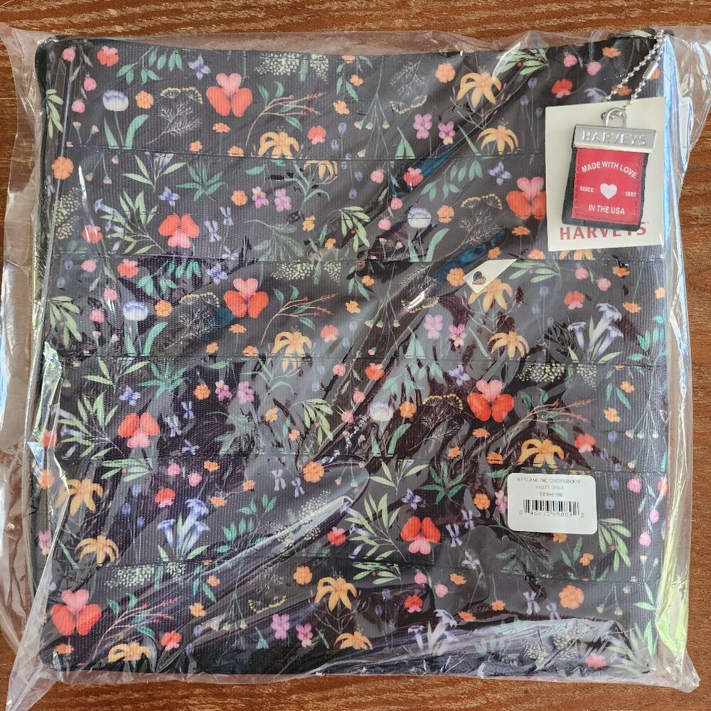 🔴SOLD🔴*RARE HTF* Harveys Seatbelt Wildflowers Streamline Crossbody Bag NWT